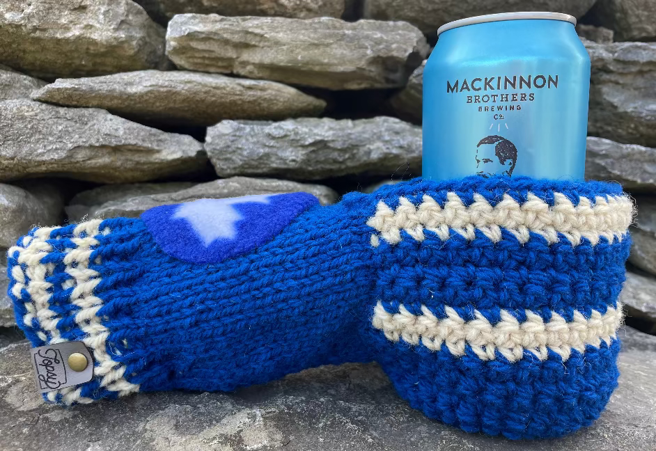 Topsy Farms' handmade Canadian wool beer mitten