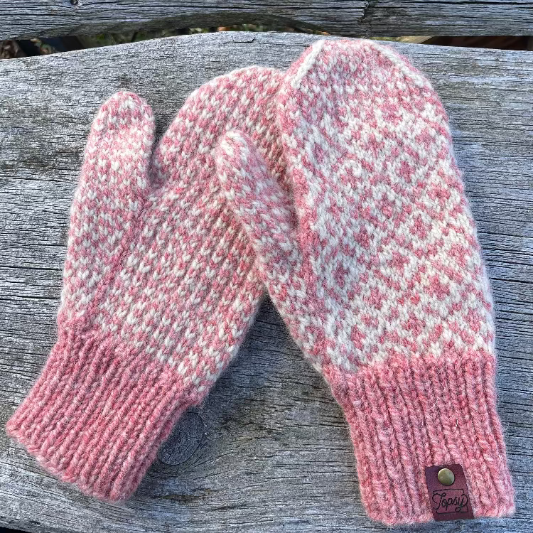 Topsy Farms' handmade Canadian wool mittens in pink and white