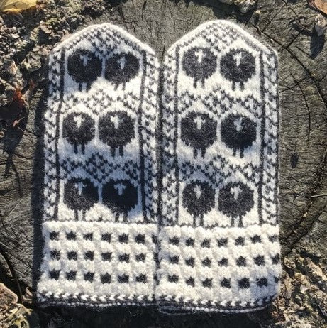 Sheep in a row mittens